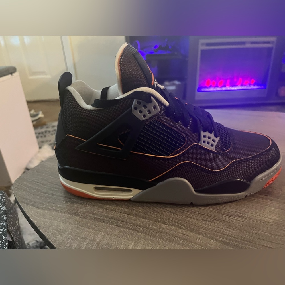 Jordan 4 Retro “Starfish”